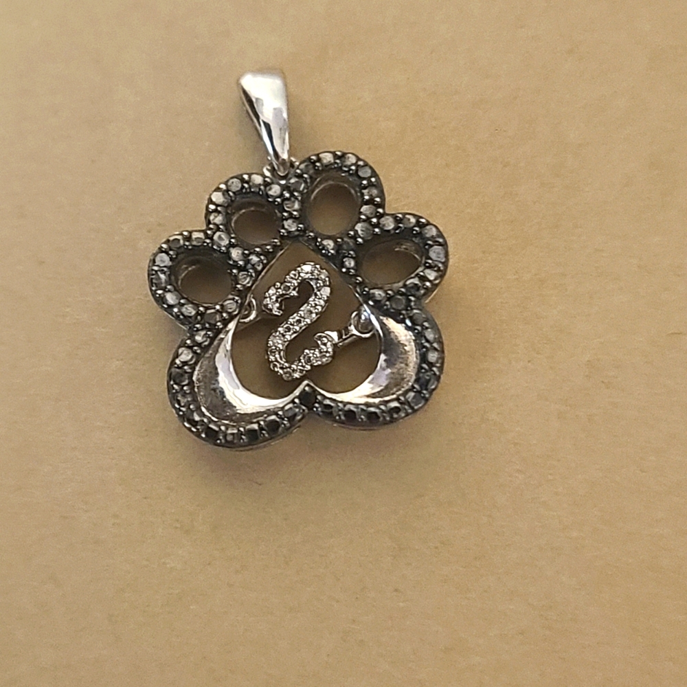 Dog paw charm - Picture 1 of 2